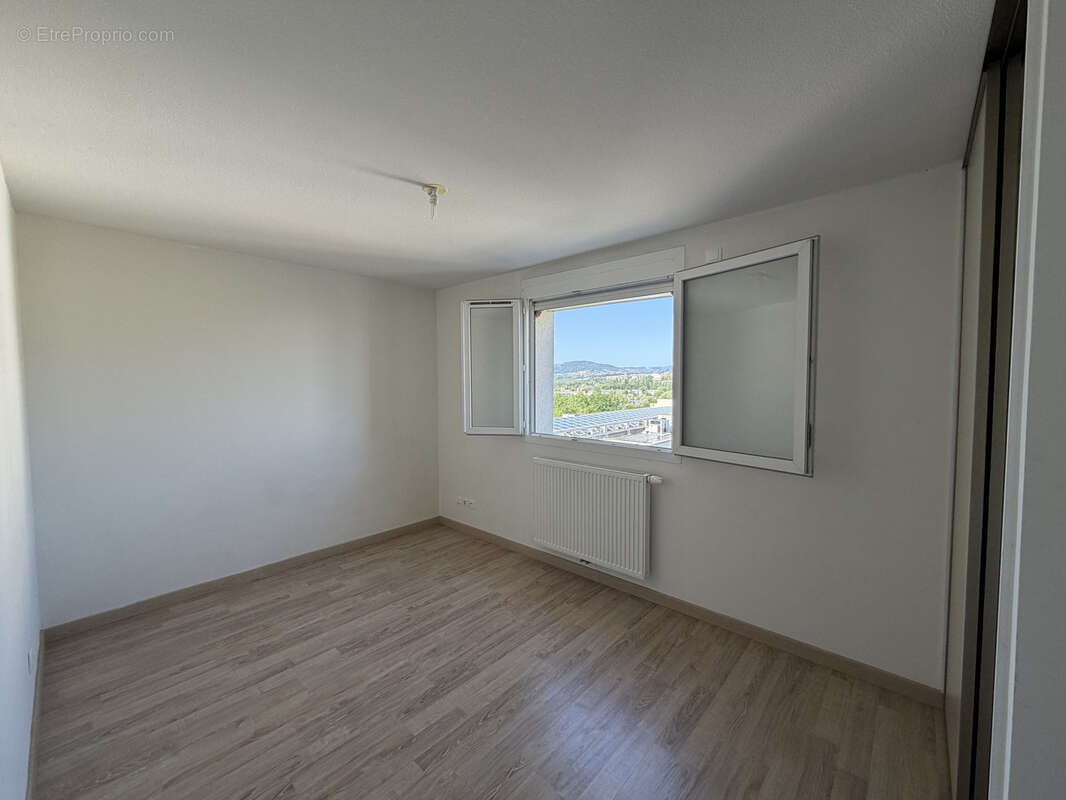 T3 quartier des passerelles - 6e étage vue dégagée sur les montagnes - photo 12