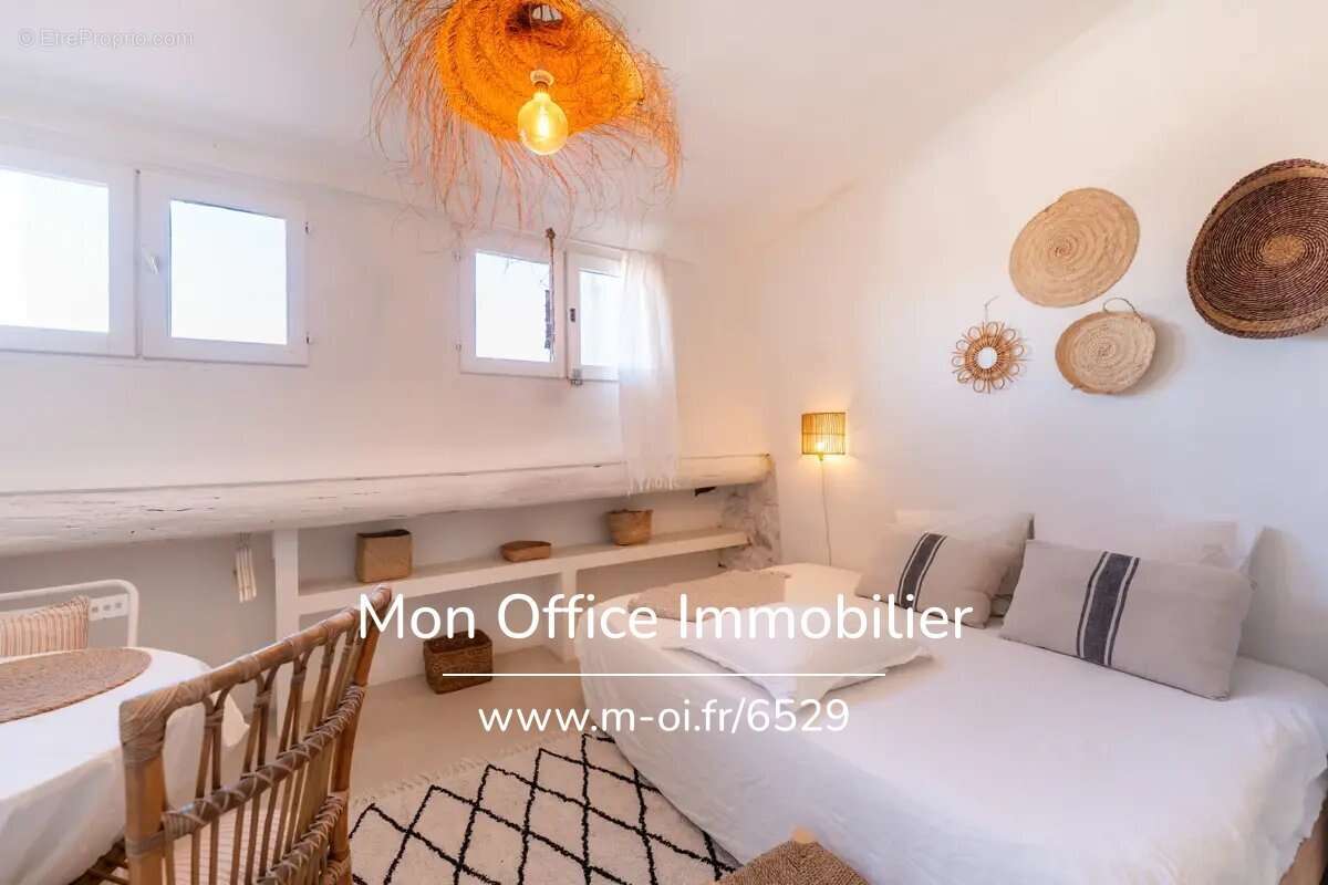 Appartement à MARSEILLE-1E