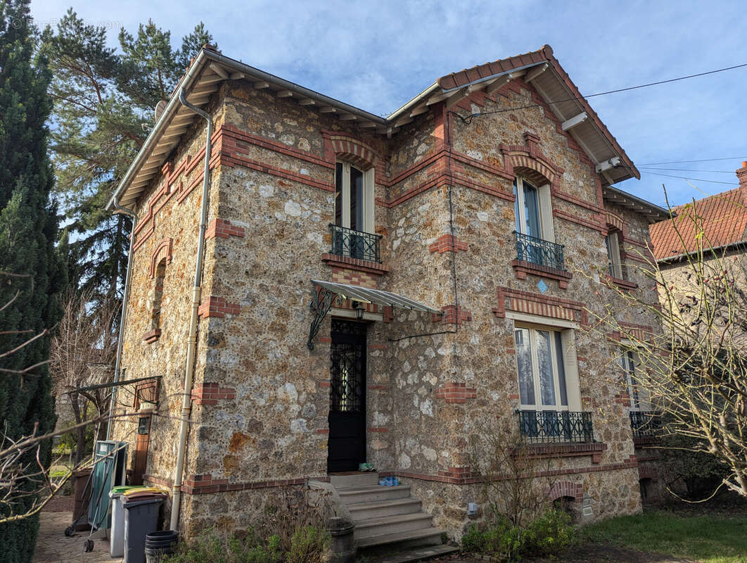 Maison à BEAUCHAMP