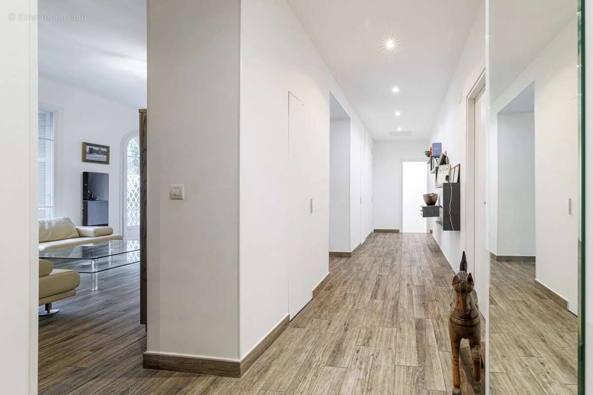 Victor hugo : rare 6 pièces d’exception avec terrasse de 50 m² - photo 9
