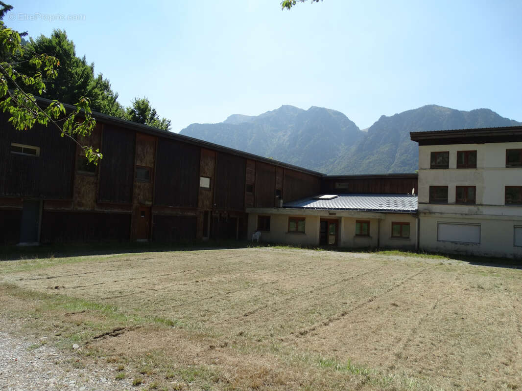 Commerce à LAVALDENS