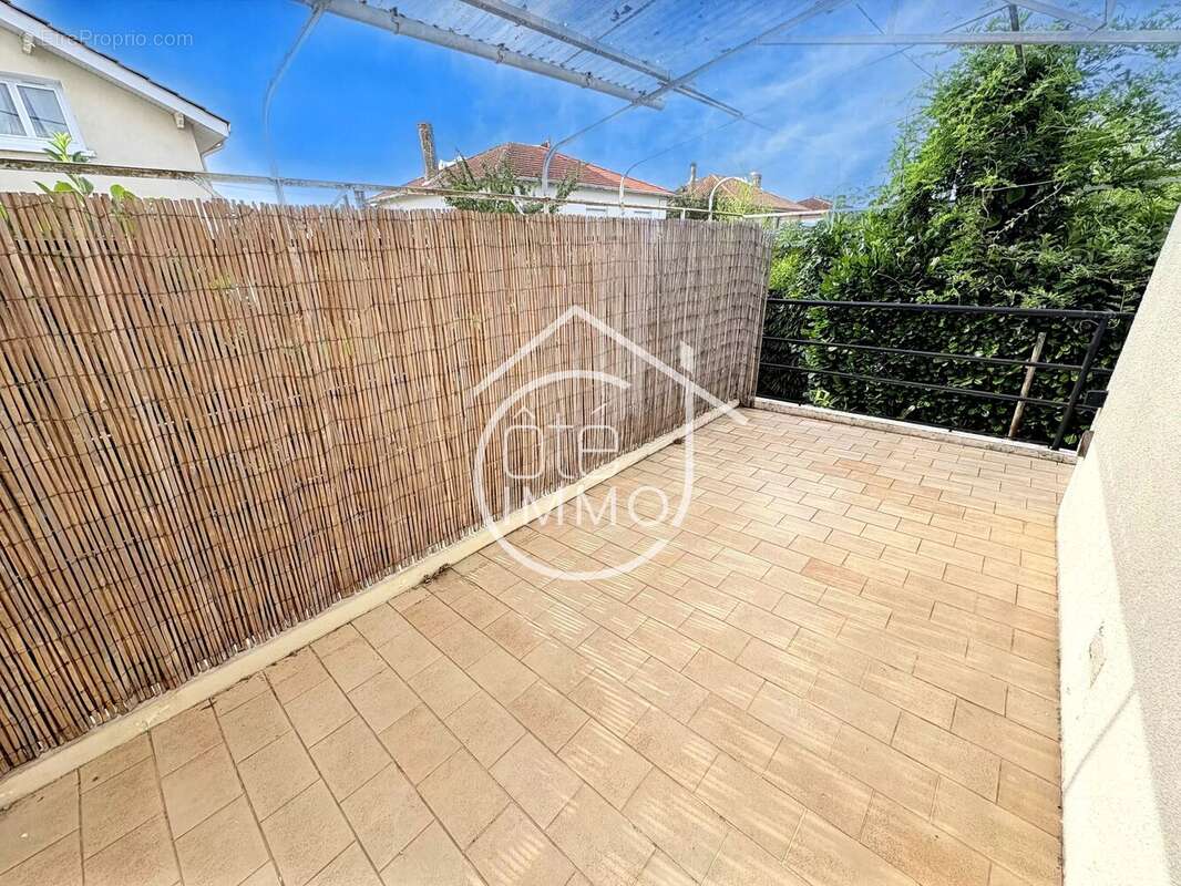 BERGERAC : Maison sur sous-sol 4 pièces de 105m² avec jardin - photo 4