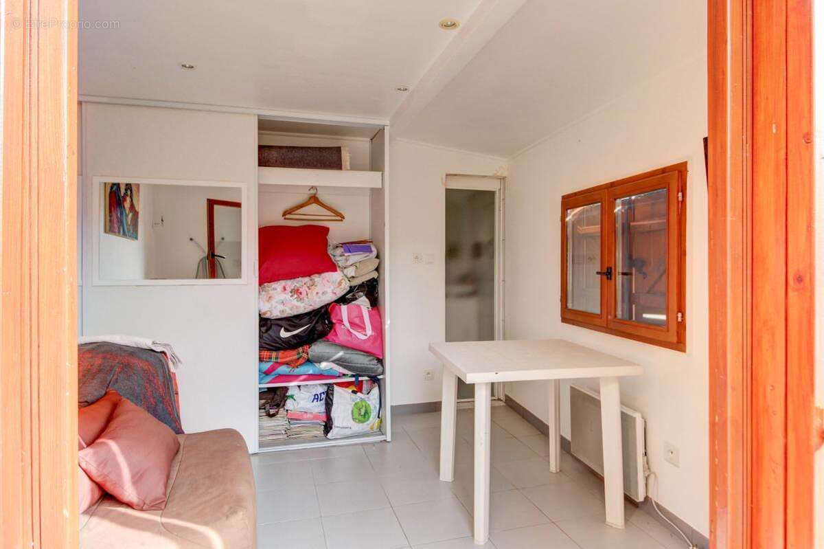 Appartement à EZE