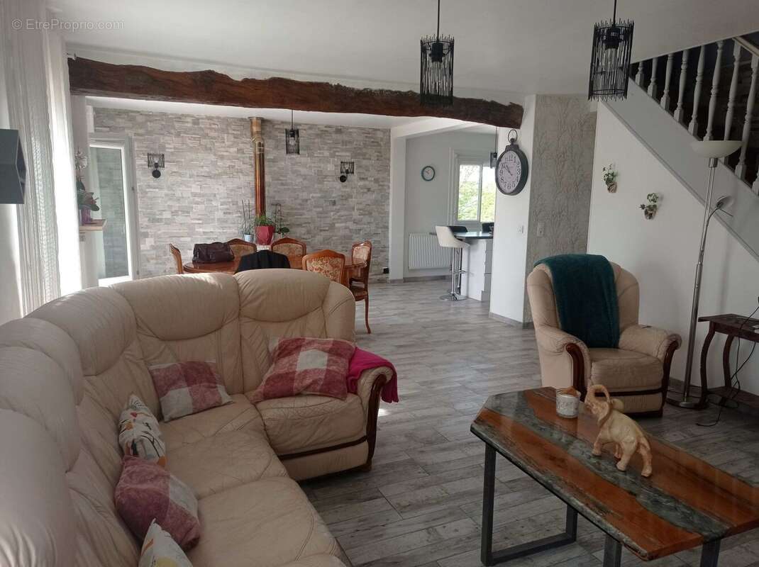 Maison 190 m² à Buffon  - photo 3