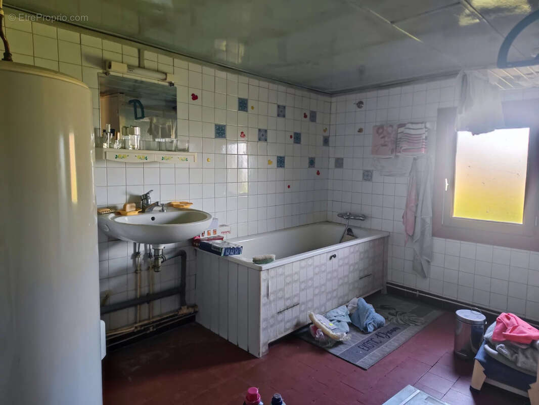 Maison à CERCY-LA-TOUR