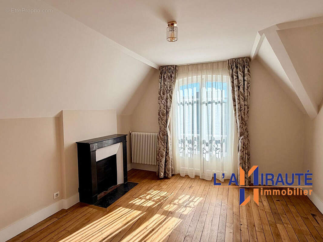 Maison à MAISONS-LAFFITTE