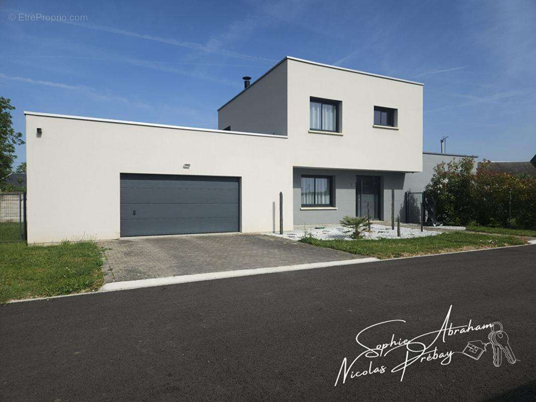Maison à JANVILLE