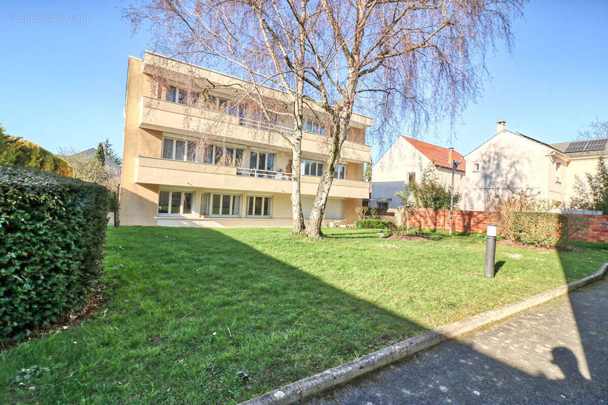 Charmant 2 pièces au calme 45 m² avec parking et cave à 600 m du RER B - photo 12