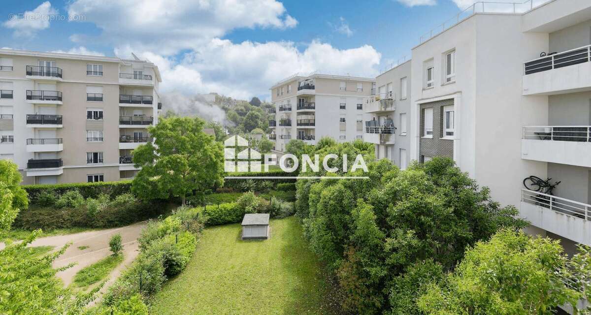 Appartement à CORBEIL-ESSONNES