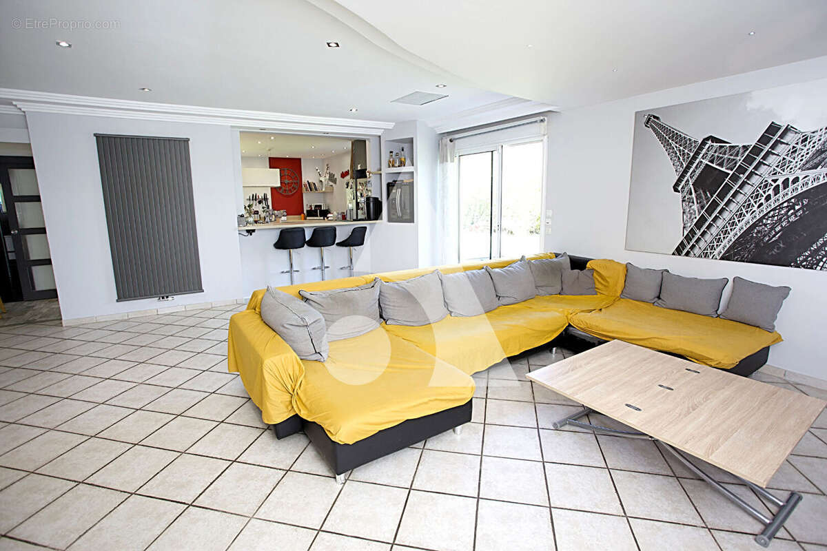 Maison à POUILLY-LE-MONIAL