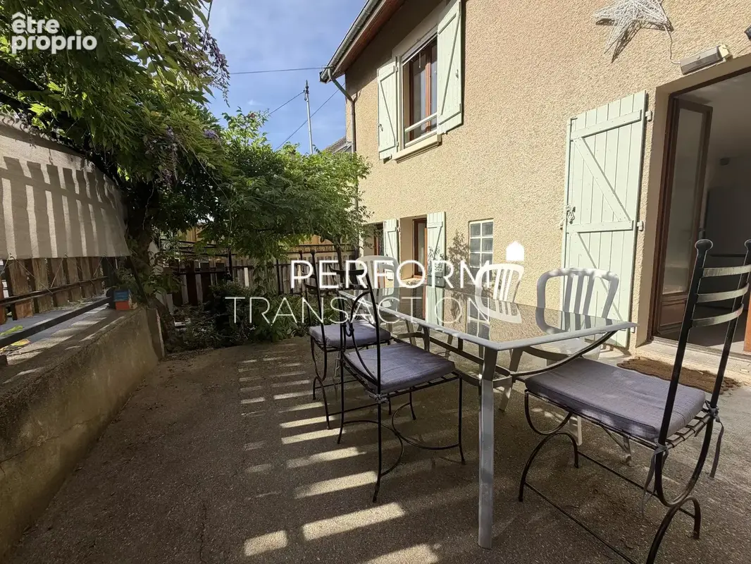 SAINT GEORGES DE COMMIERS-Appartement T4 dans maison de village - photo 11
