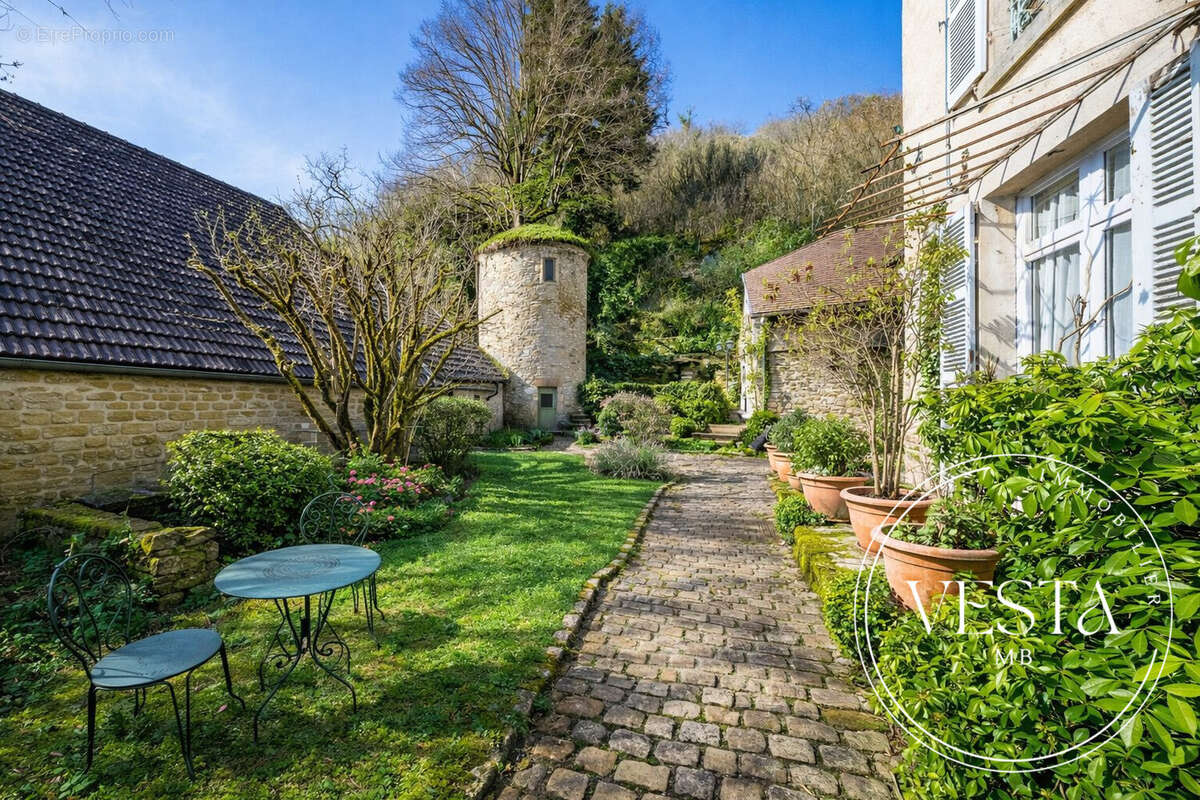 Maison à MALAIN