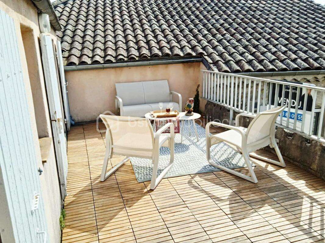 Appartement à UCEL