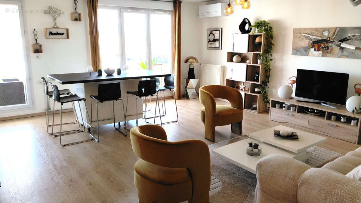 Appartement à VENELLES
