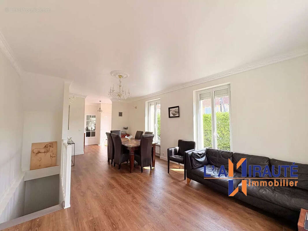 Maison à MAISONS-LAFFITTE