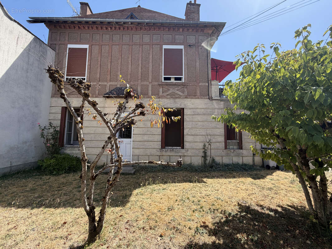 Appartement en rez-de-jardin dans une bâtisse d'exception à Fay-aux-Loges - photo 8