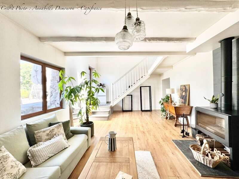 RIOM - EXCLUSIVITÉ – Maison de ville de caractère P6 entièrement rénovée avec jardin, abri et cave - photo 10