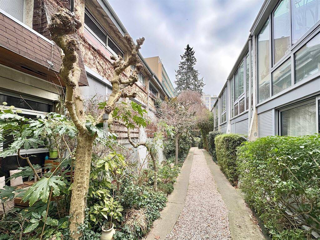 Appartement à PARIS-14E