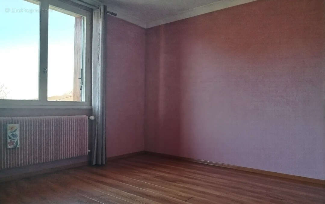 Appartement à SALINS-LES-BAINS