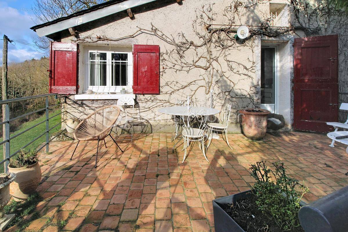 Maison à SAINT-JEAN-DU-BRUEL