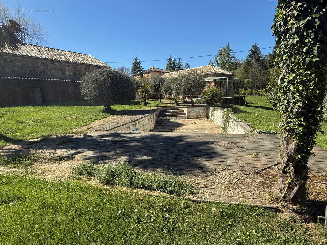 Maison à BLANQUEFORT-SUR-BRIOLANCE