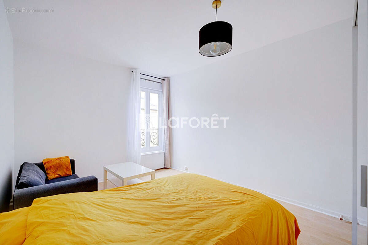 Appartement à PARIS-14E