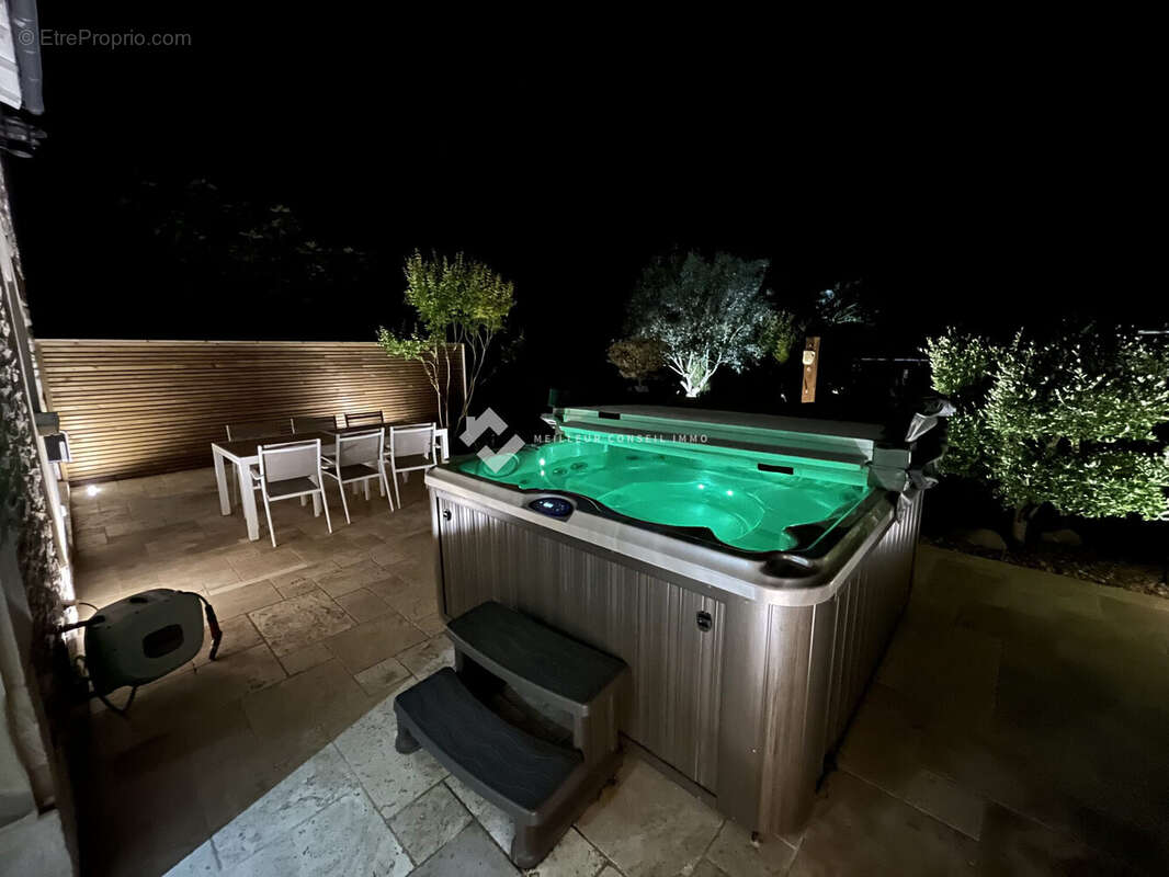Maison 140 m² à Neuville-De-Poitou  - photo 2