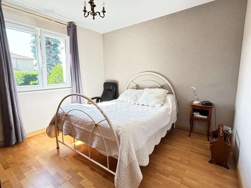 Maison à CHARNAY-LES-MACON