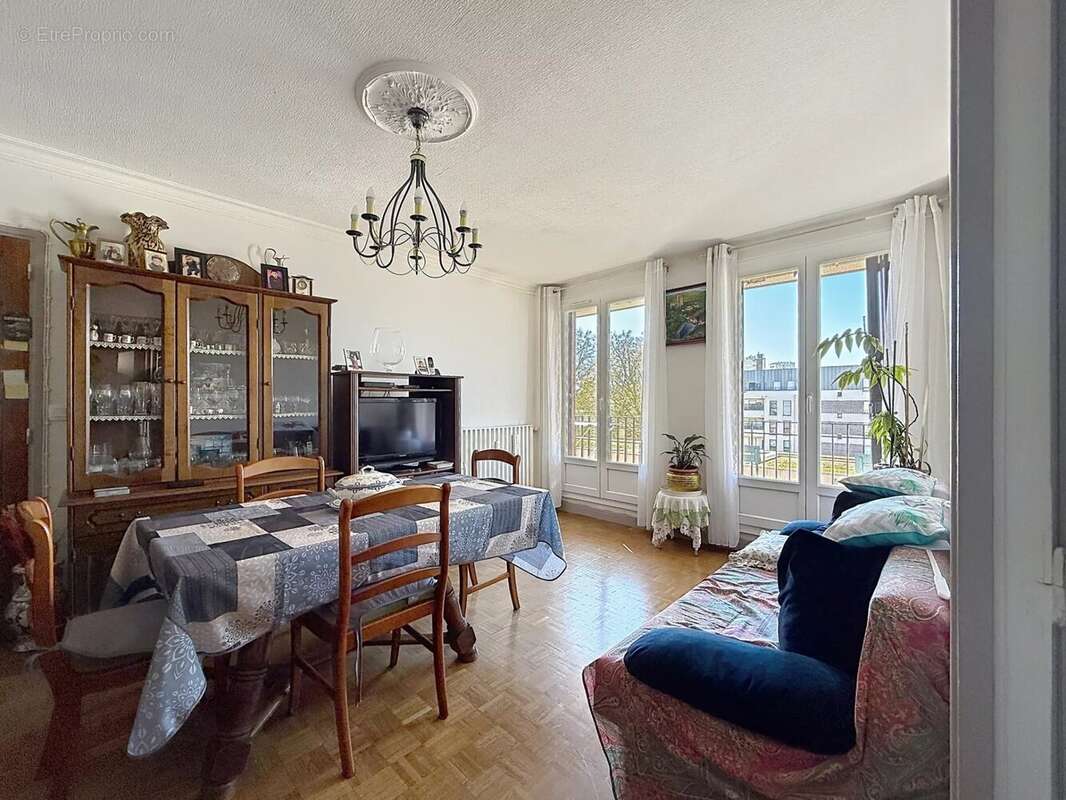 Appartement à EPINAY-SUR-SEINE