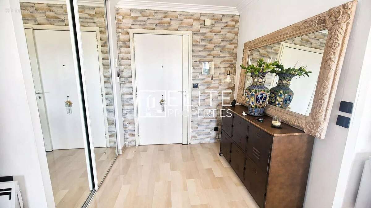Appartement à LE CANNET