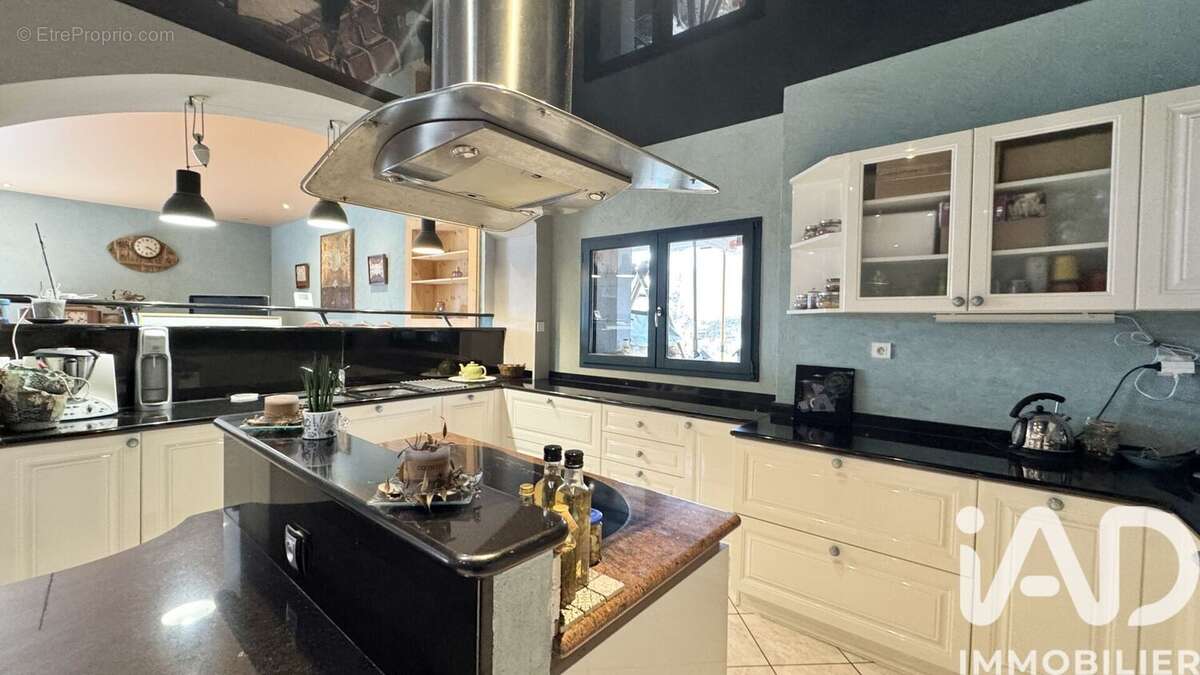 Maison 277 m² à Saint-Sigismond  - photo 8