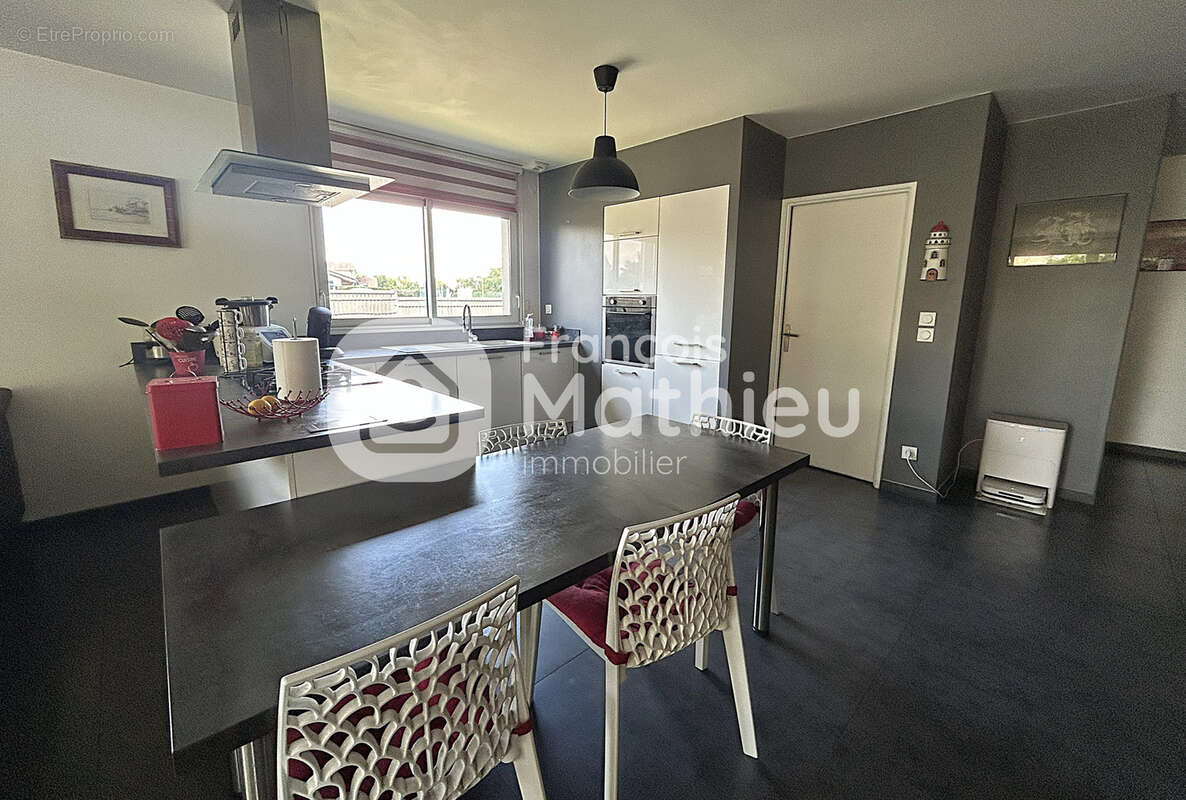 Relevant - Maison T5 avec piscine, garage, dépendance et terrain d'environ 1031m2. - photo 11