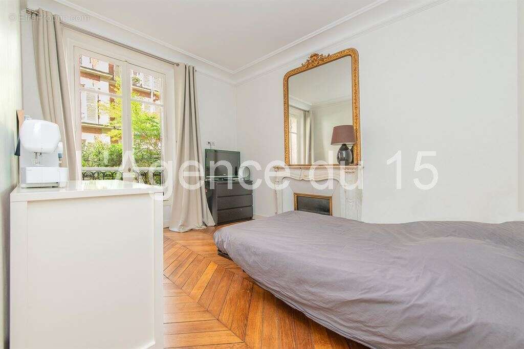 Appartement à PARIS-7E