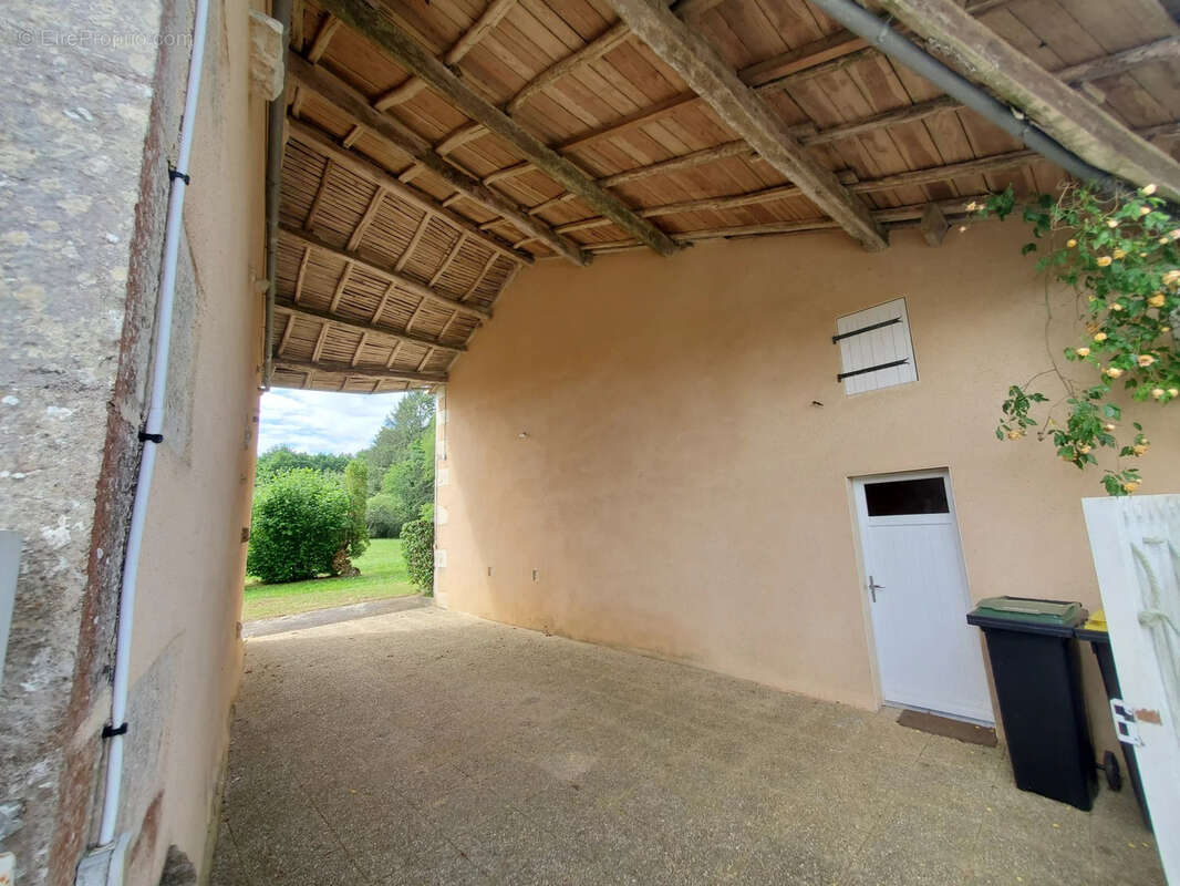 Maison à NANTEUIL-EN-VALLEE