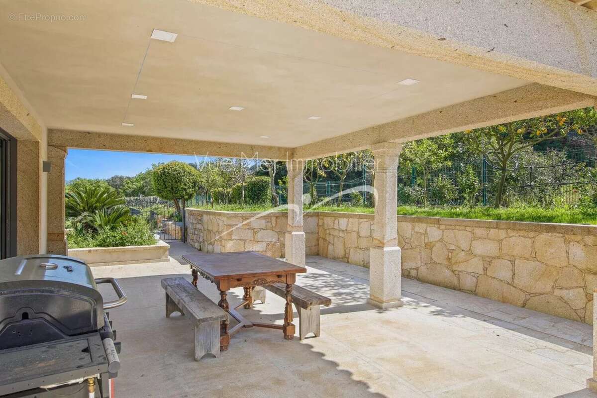 Maison à BORMES-LES-MIMOSAS