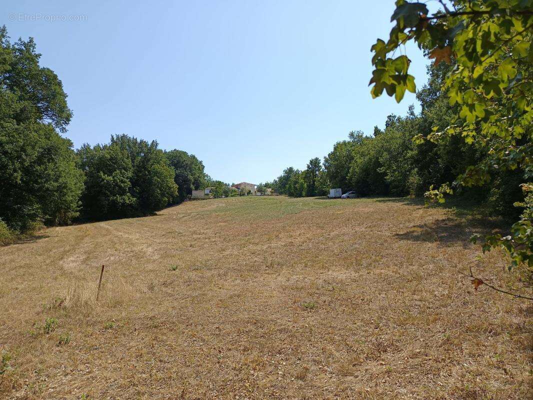 Terrain à SAIX