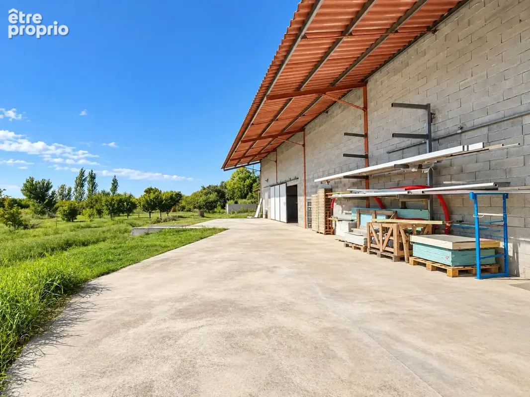 Local/bureau à vendre 150 M2 quai de déchargement, jardin VILLELAURE (84) - photo 5