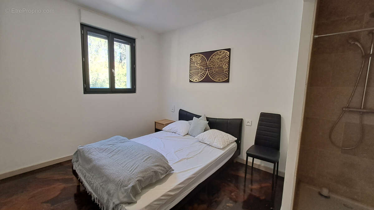 Maison à SAINTE-CECILE-LES-VIGNES