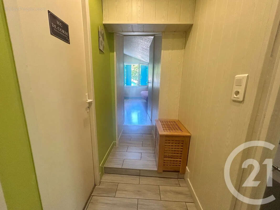 Maison à SAINT-HILAIRE-DE-LUSIGNAN