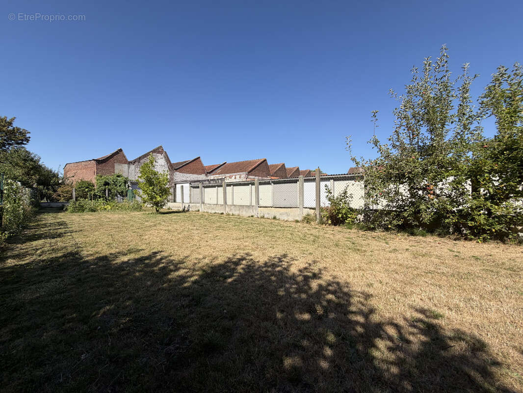 Maison semi-individuelle à fort potentiel - 3 chambres - jardin - photo 10