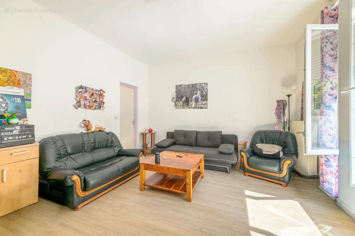 Maison de 5 pièces de 102 m² à Villechauve - photo 3