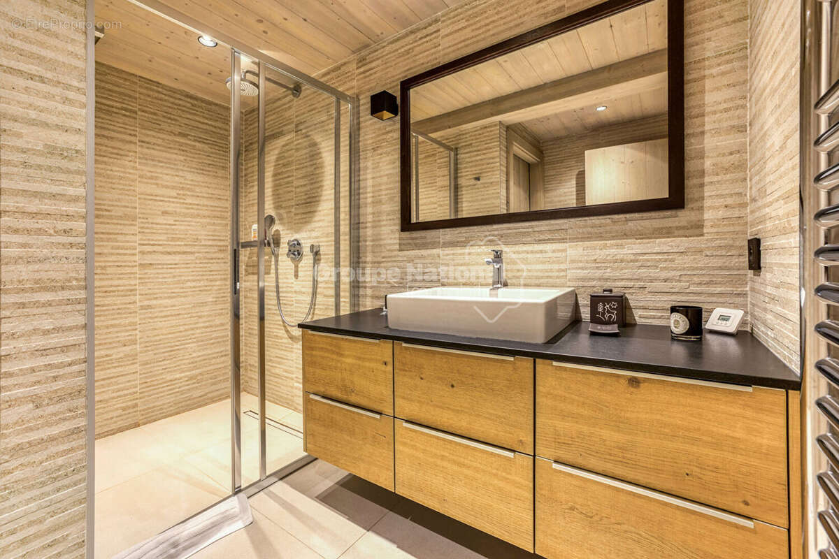 Maison à DEMI-QUARTIER