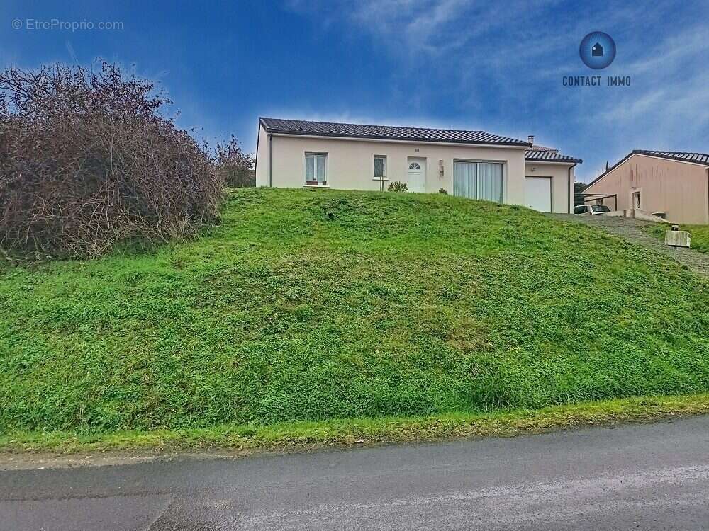 Maison à LE LARDIN-SAINT-LAZARE