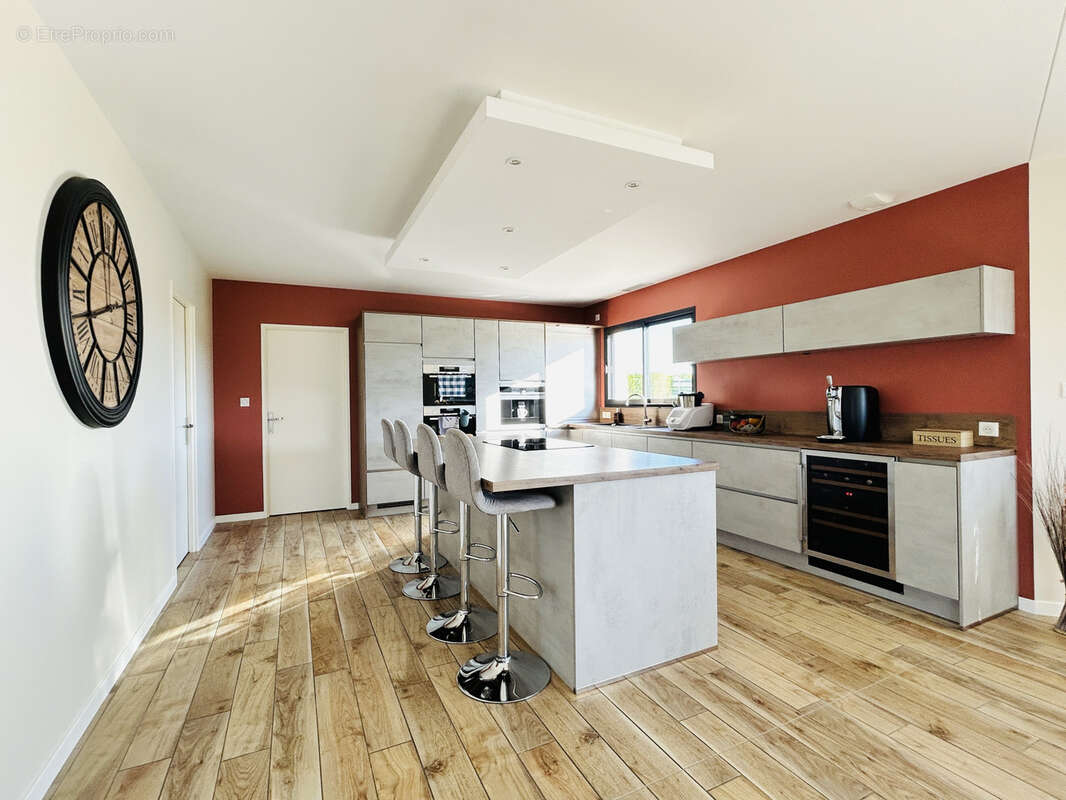 Maison à JARNAC-CHAMPAGNE