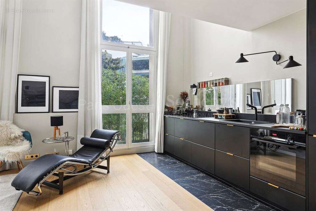 Appartement à PARIS-16E