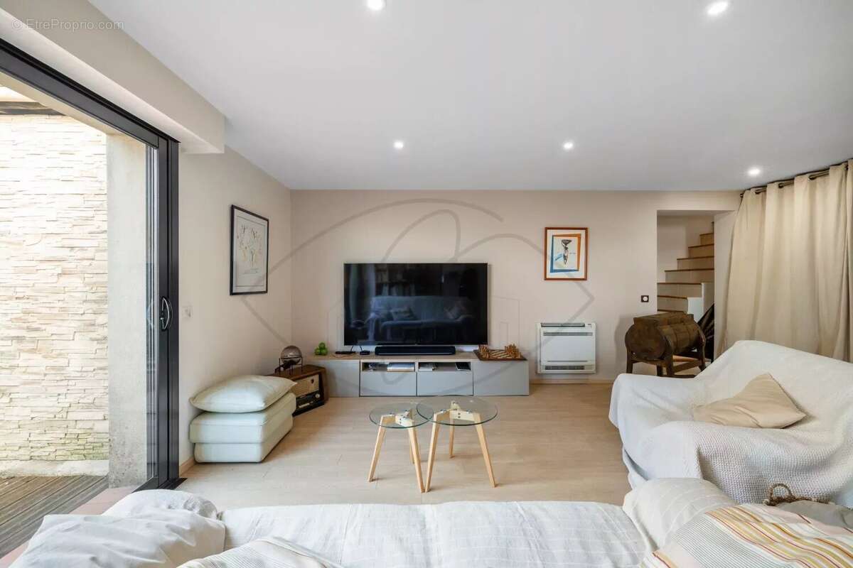 Maison à LA GAUDE