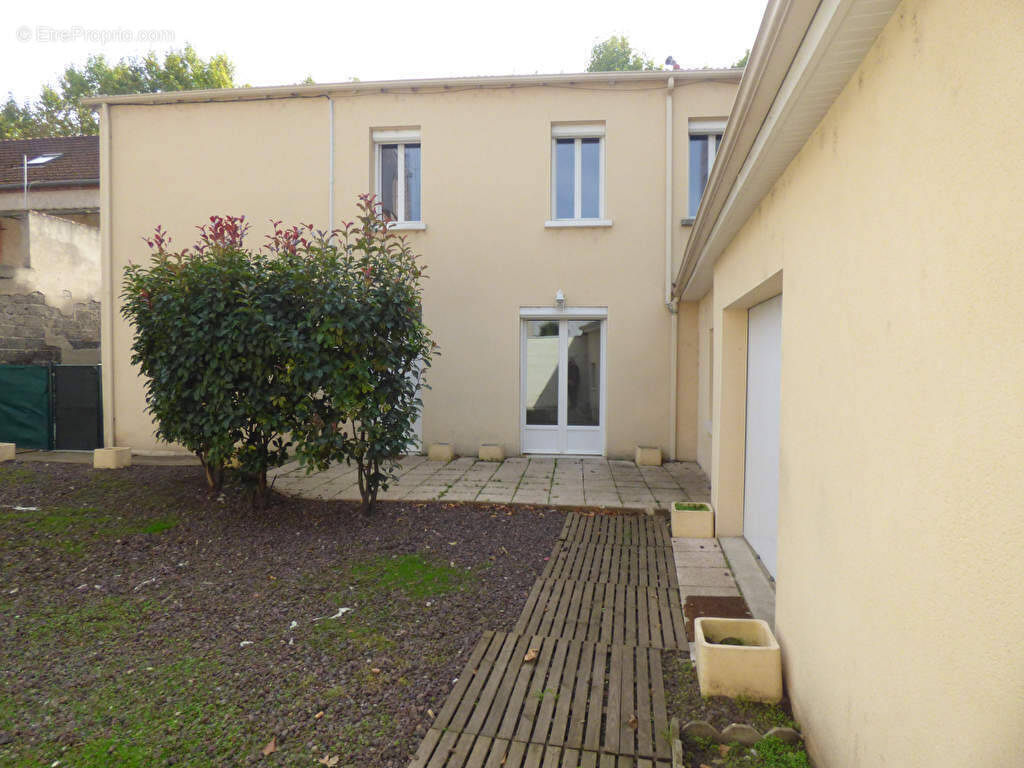 Maison à MONTLUCON