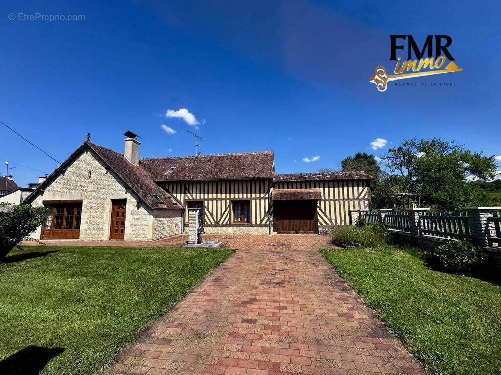 Maison à MEZIDON-CANON