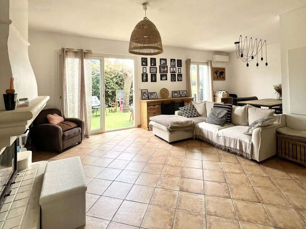 Maison à PLAN-DE-LA-TOUR