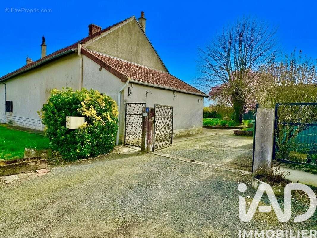 Photo 4 - Maison à HERRY